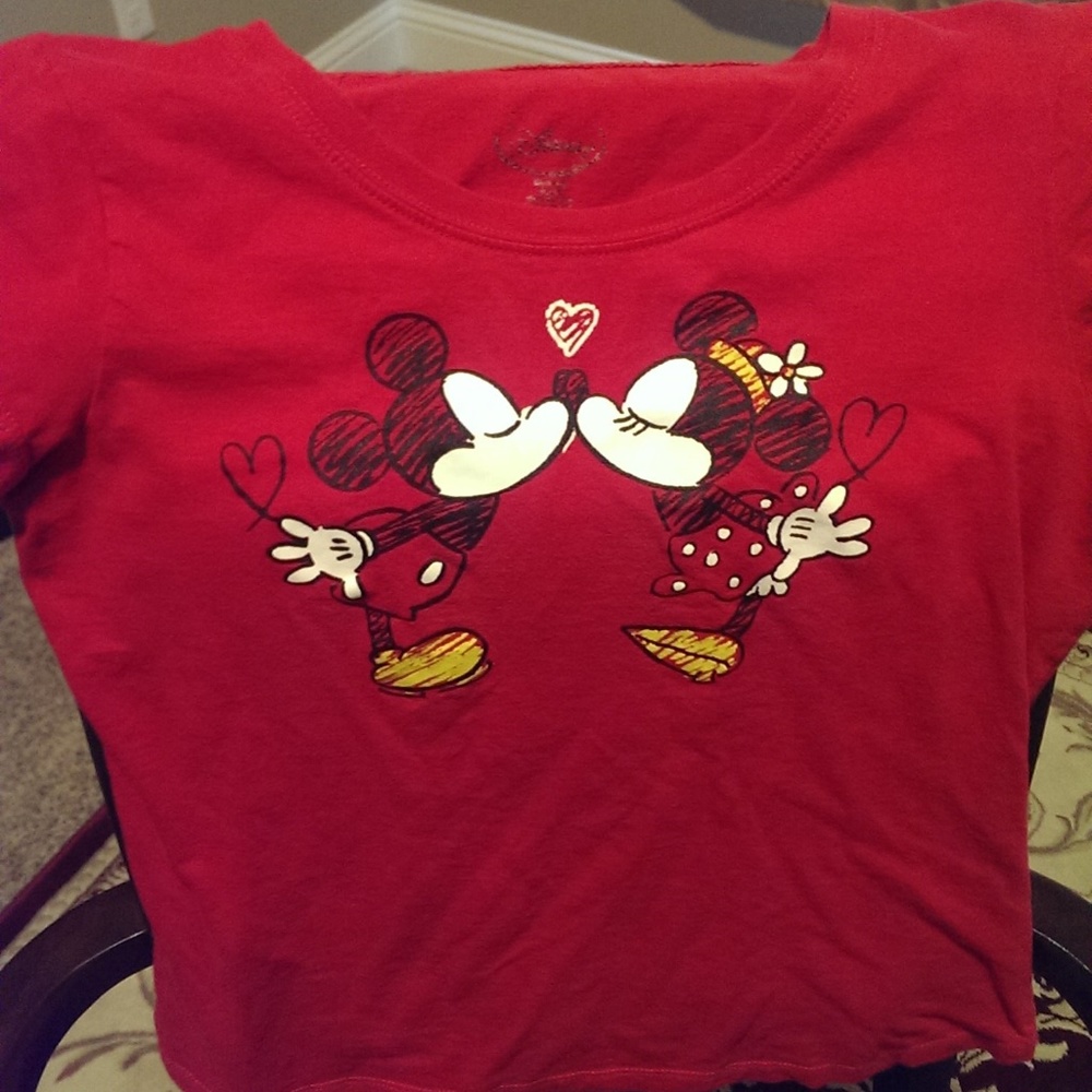 Disney, Micky and Minny Kissing